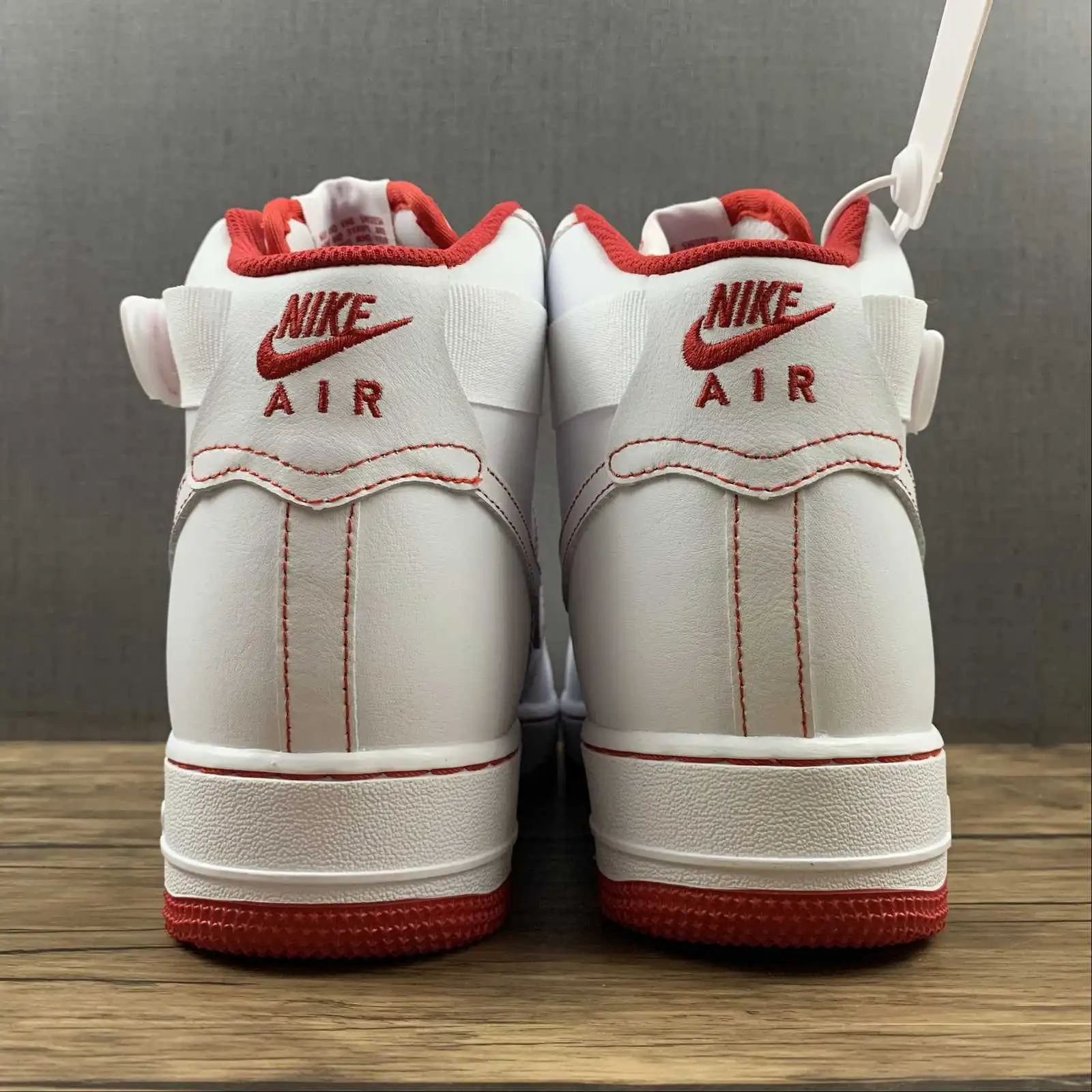 AF1 Mid ’07 Red Line - Imagen 2