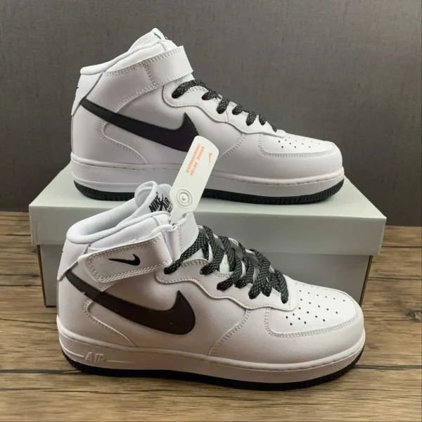 AF107-Mid-Classic-1-1.webp AF1’07 Mid Classic