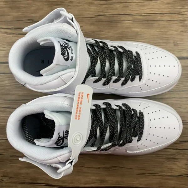 AF107-Mid-Classic-3.webp AF1’07 Mid Classic