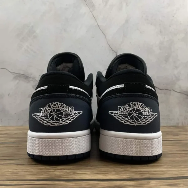 AJ-1-Black-Mate-Low-3.webp AJ 1 Black Mate Low