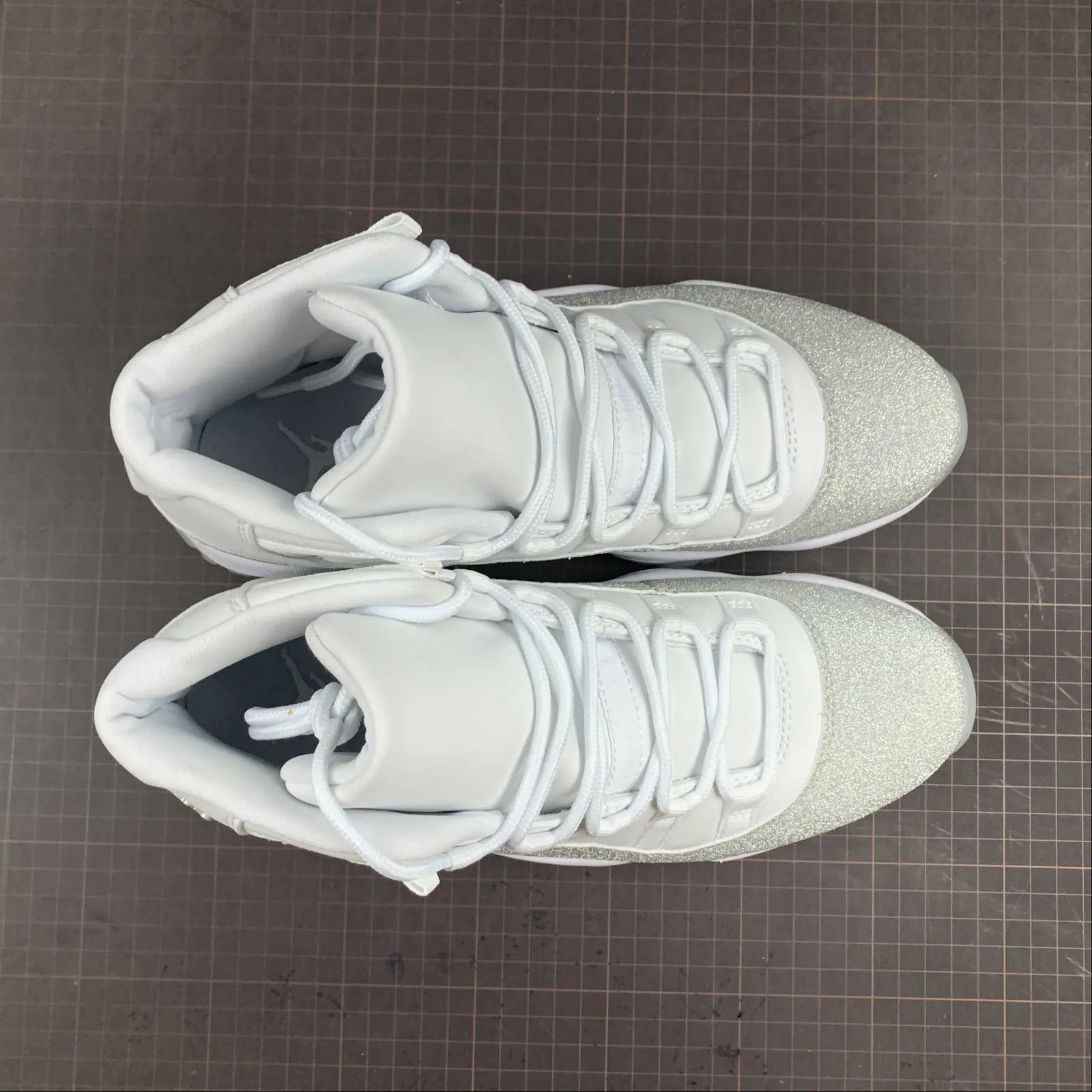 AJ 11 Grey Stone - Imagen 2