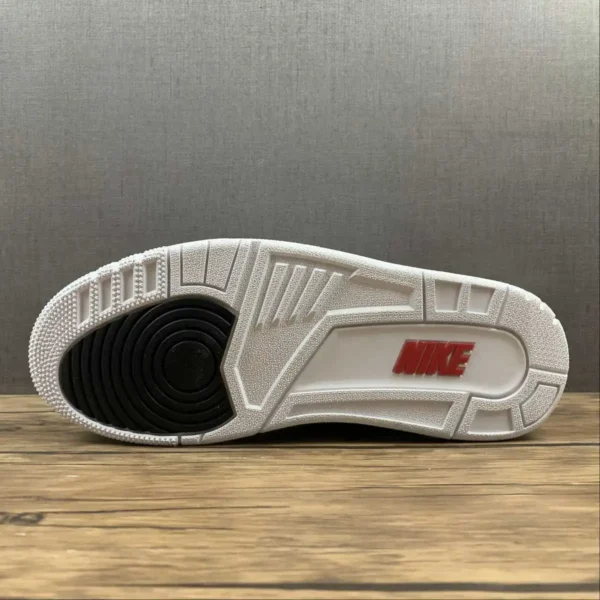 AJ-3-Retro-SE-T-White-2.webp AJ 3 Retro SE-T White