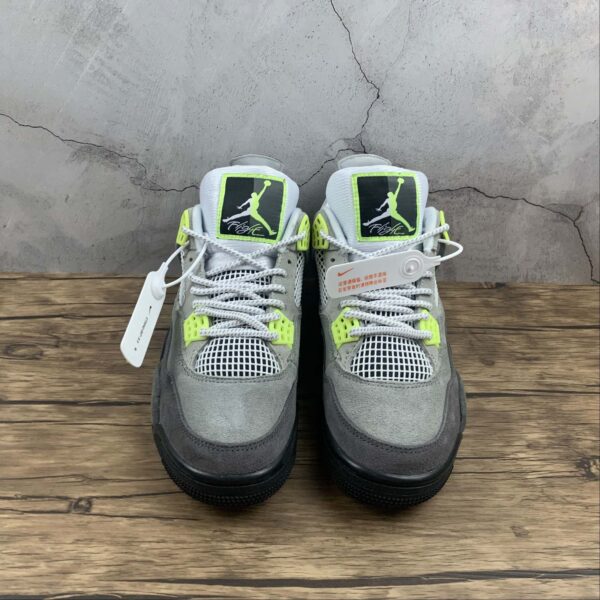 AJ 4 Fluor