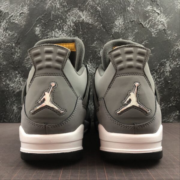 AJ 4 Retro Grey