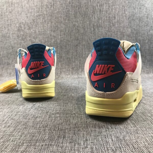 AJ 4 SP Beige