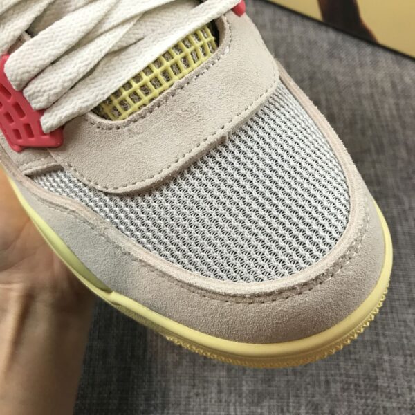 AJ 4 SP Beige