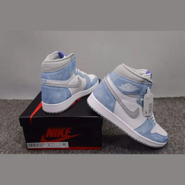 AJ1 Hyper Royal