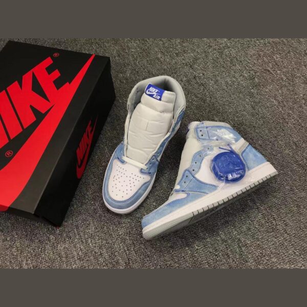 AJ1 Hyper Royal