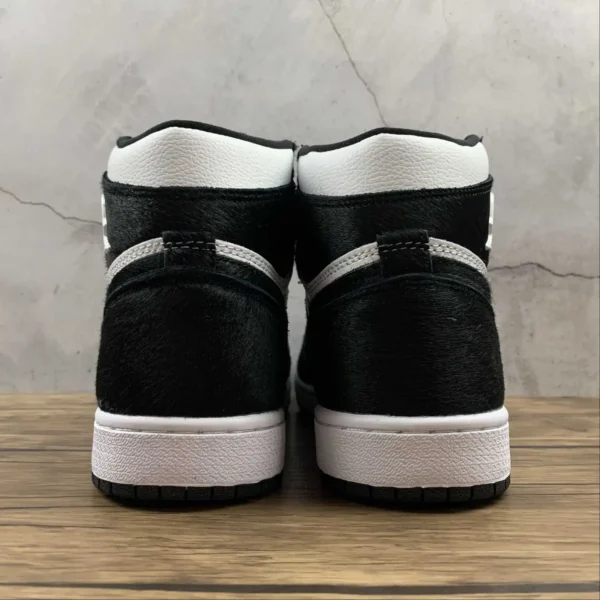 AJ1-Leather-Panda-4.webp AJ1 Leather Panda