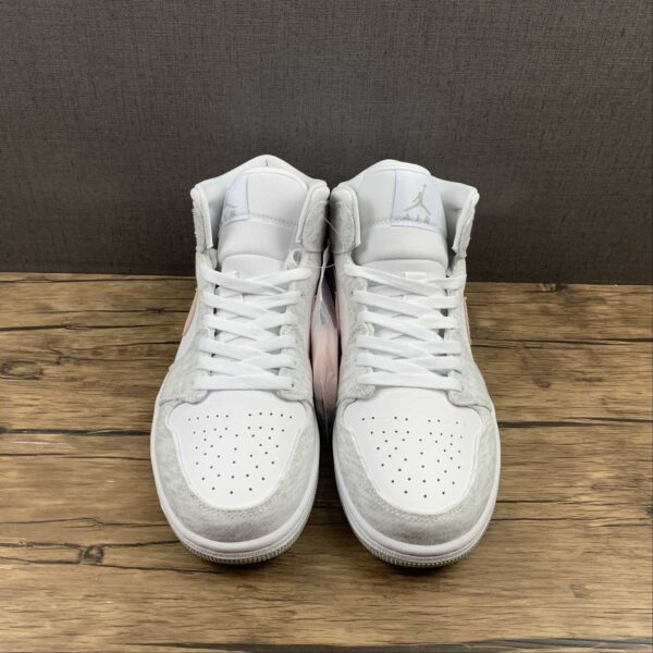 AJ1 Mid SE White