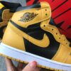 AJ1 Mustard Black