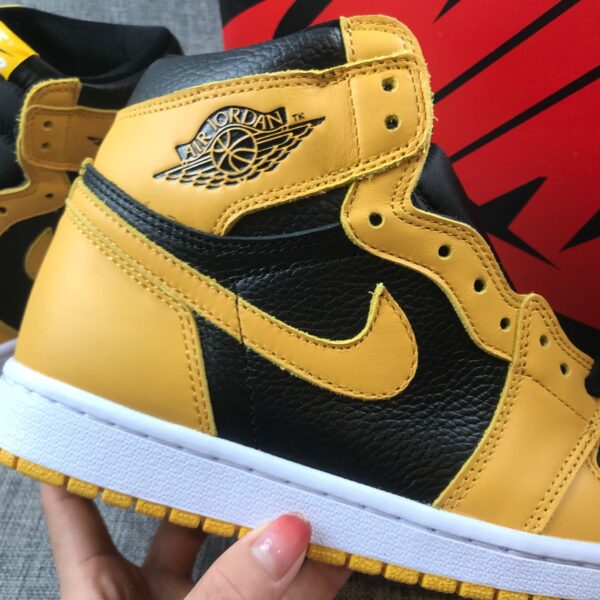 AJ1 Mustard Black