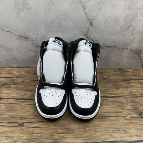 AJ1 Panda