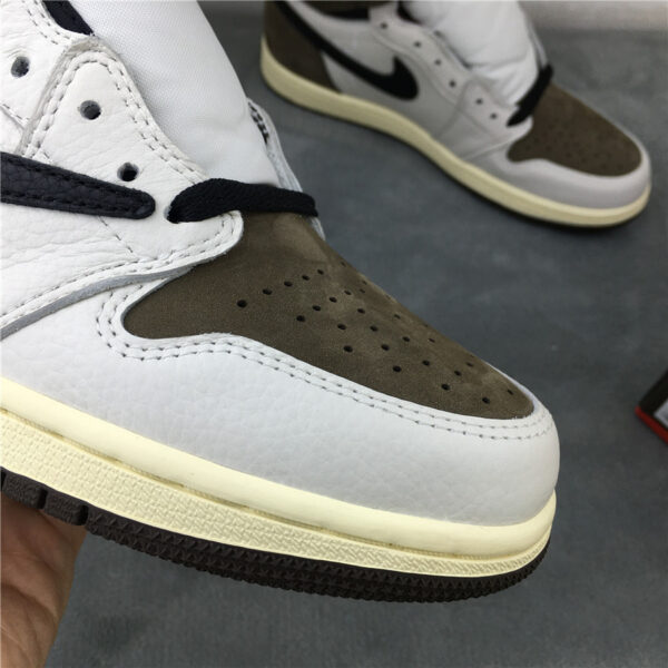 AJ1 Travis