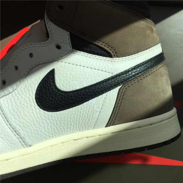 AJ1 Travis