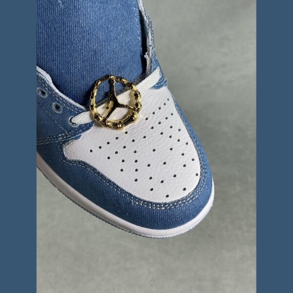AJ1 University Blue