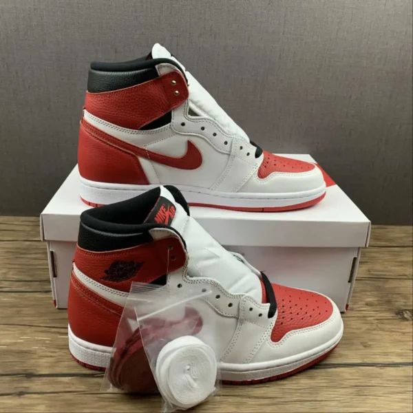 AJ1 White University