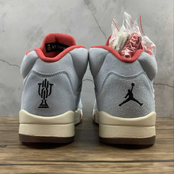 AJ5-Trophy-2.webp AJ5 Trophy
