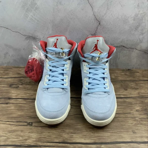 AJ5-Trophy-3.webp AJ5 Trophy