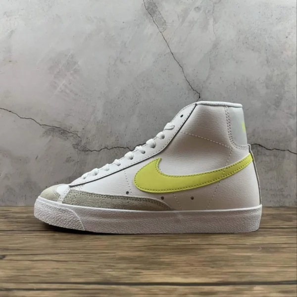 Blazer-Classic-Yellow-2.webp Blazer Classic Yellow