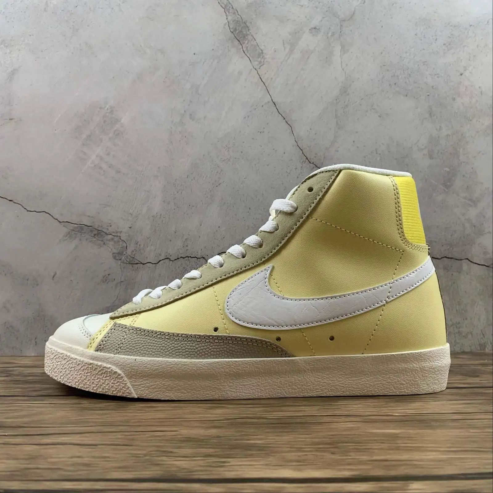 Blazer Yellow Classic - Imagen 2