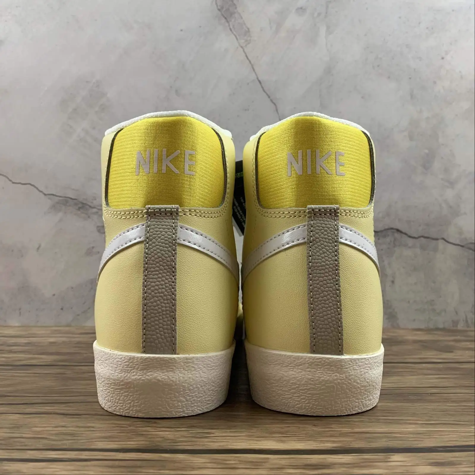 Blazer Yellow Classic - Imagen 4