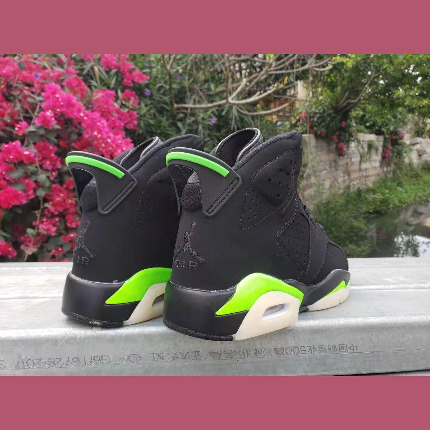 AJ6 generation of black and green - Imagen 2
