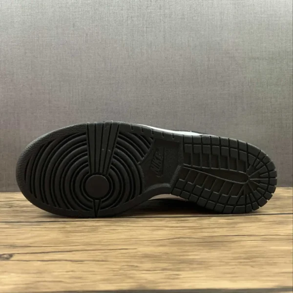 NK Dunk Black White Panda