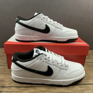 NK Dunk Black & White