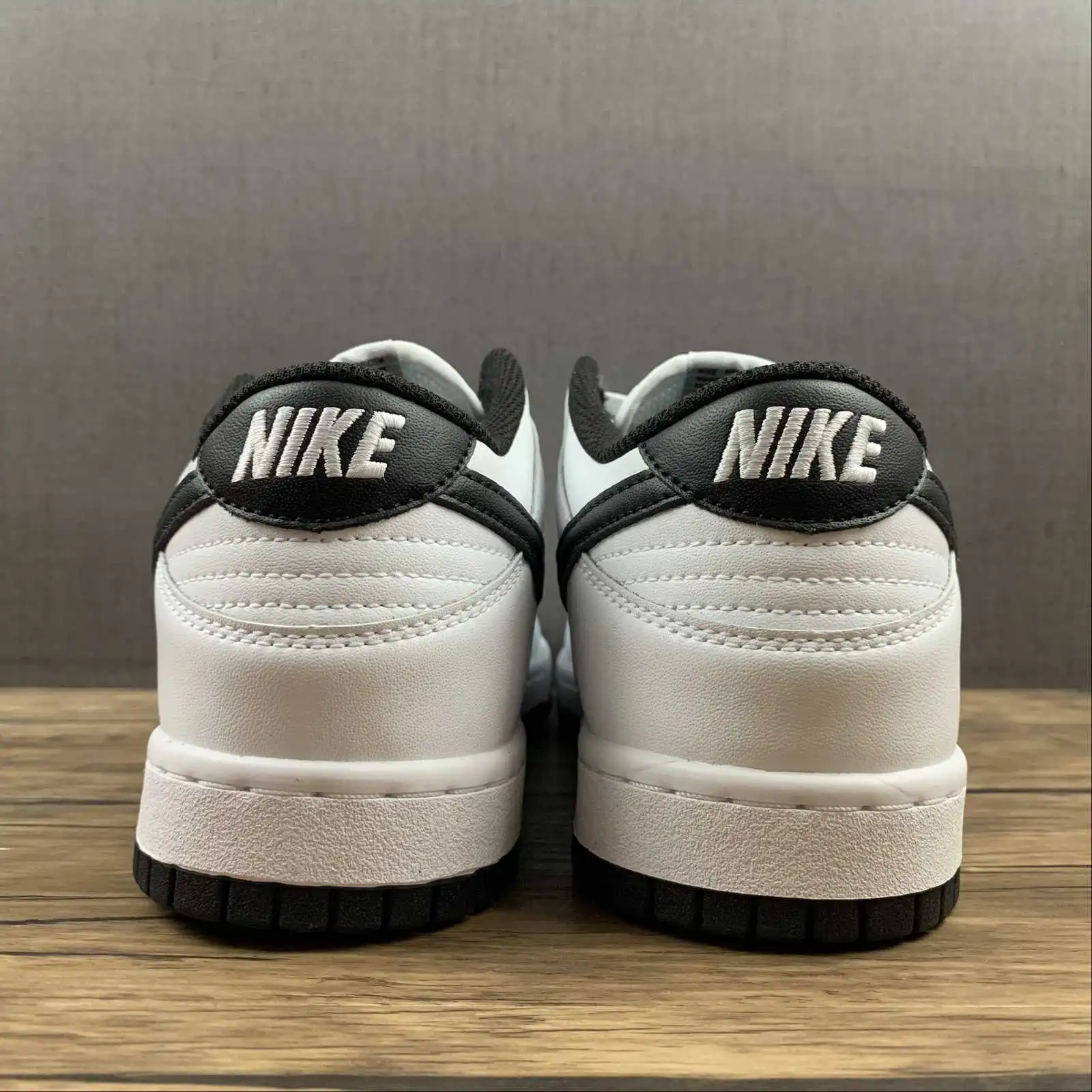 NK Dunk Black & White - Imagen 4
