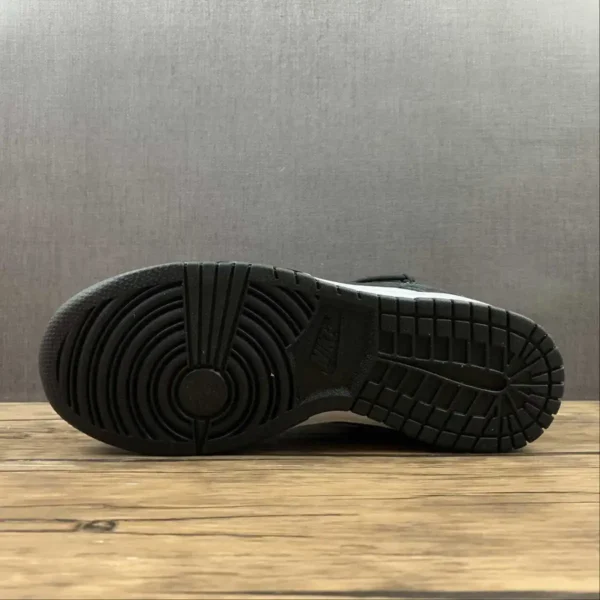 NK-Dunk-LTHR-Black-2.webp NK Dunk LTHR Black