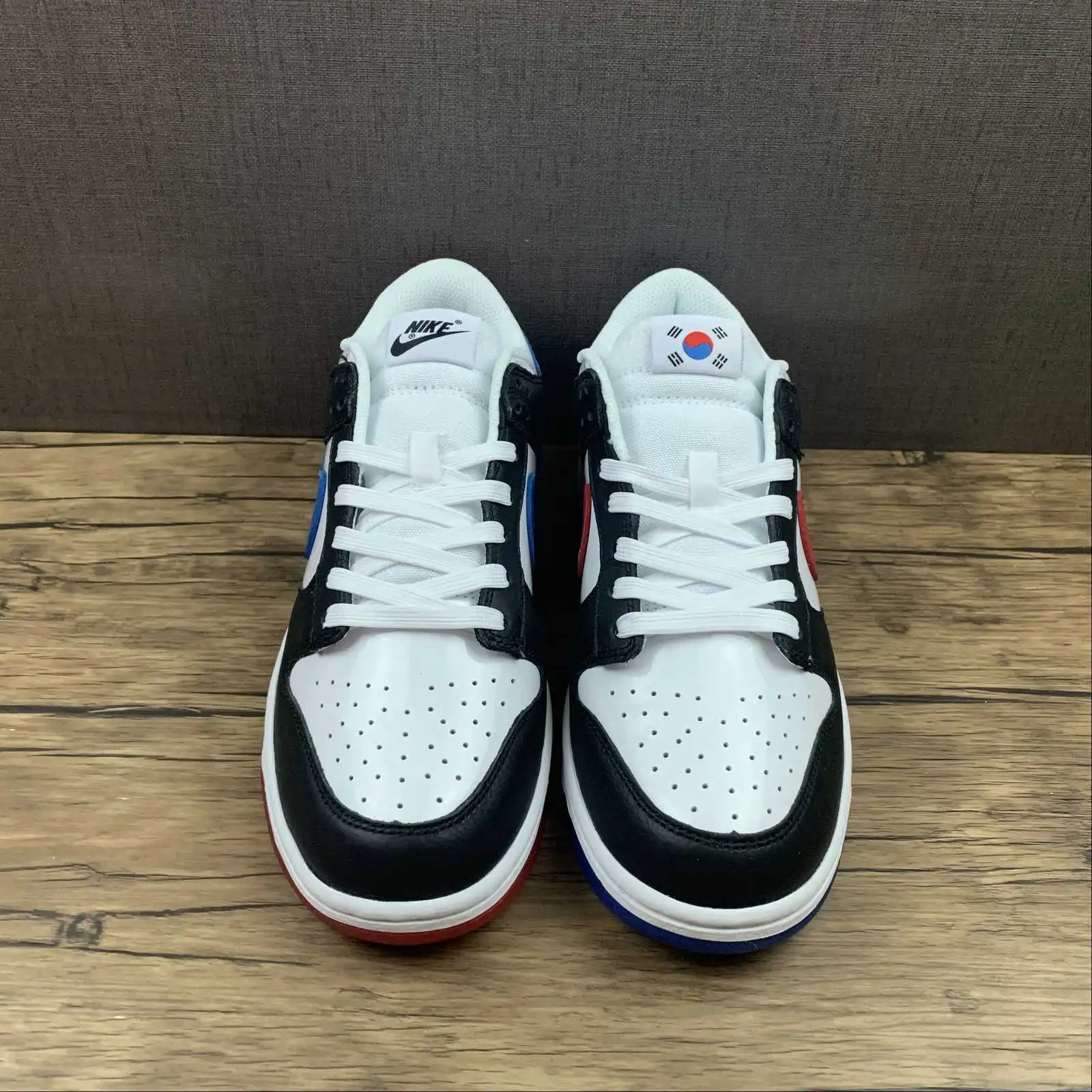 NK Dunk White, Black and Red - Imagen 3