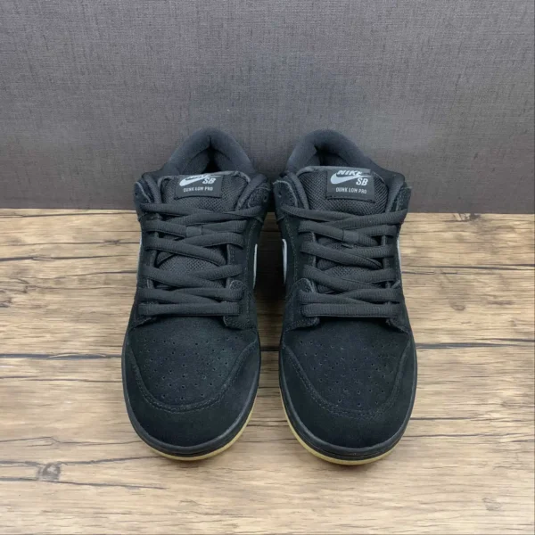 NK-SB-Dunk-Black-_-Grey-3.webp NK SB Dunk Black and Grey