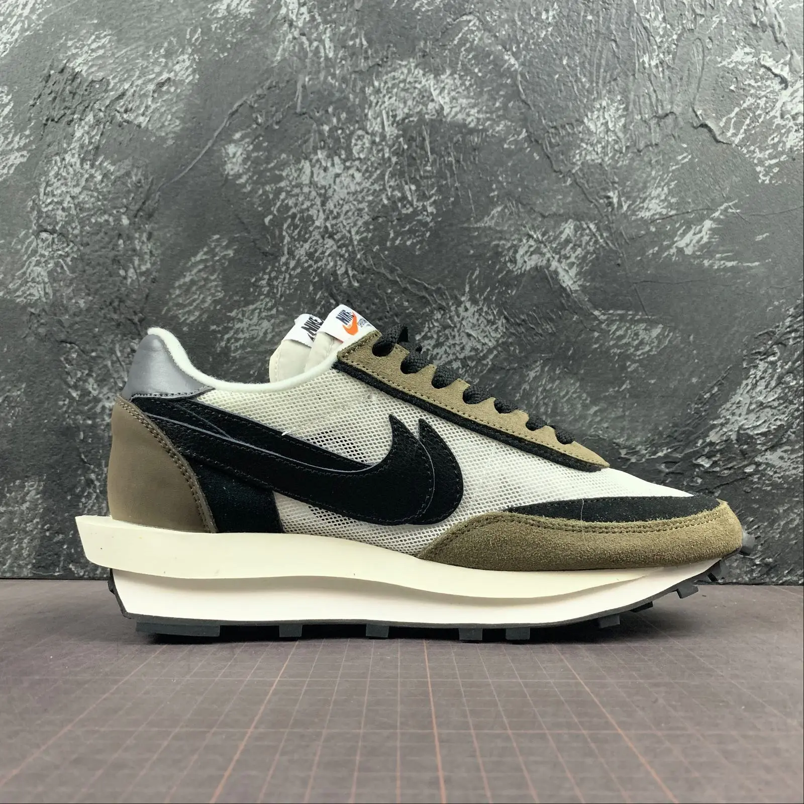 SACAI It Waffle Warzone - Imagen 3