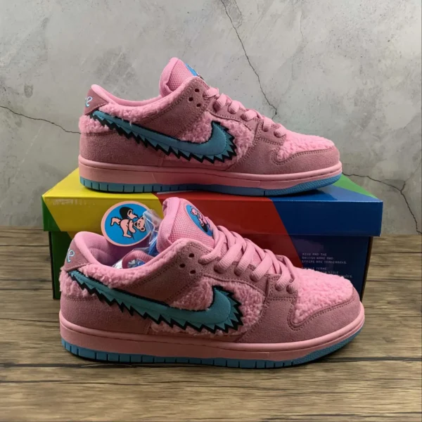 SB-Dunk-QS-Pink-1.webp SB Dunk QS Pink