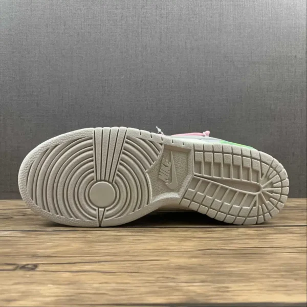 SB Dunk Sail and Neutral Grey 1