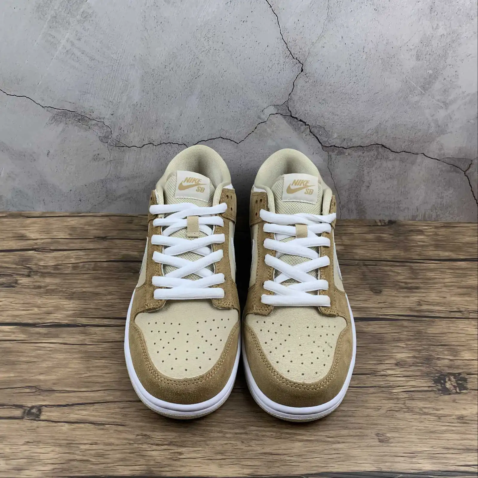 SB Dunk White and Medium Curry - Imagen 3
