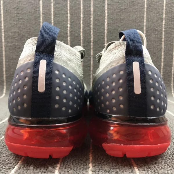 VAPORMAX-FLYKNIT-Grey-4.webp VAPORMAX FLYKNIT Grey