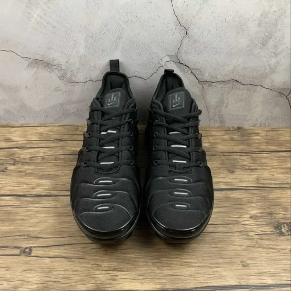 VAPORMAX-PLUS-Black-3.webp VAPORMAX PLUS Black