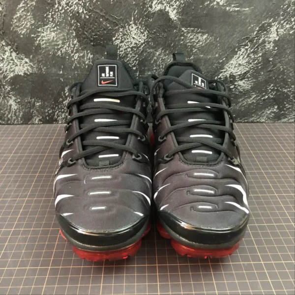VAPORMAX-PLUS-Black-Red-3.webp VAPORMAX PLUS Black Red