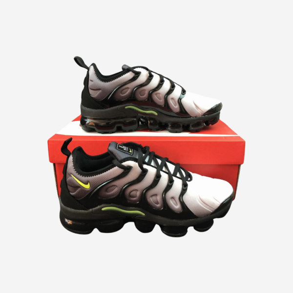 VAPORMAX-PLUS-Grey-White.png VAPORMAX PLUS Grey White
