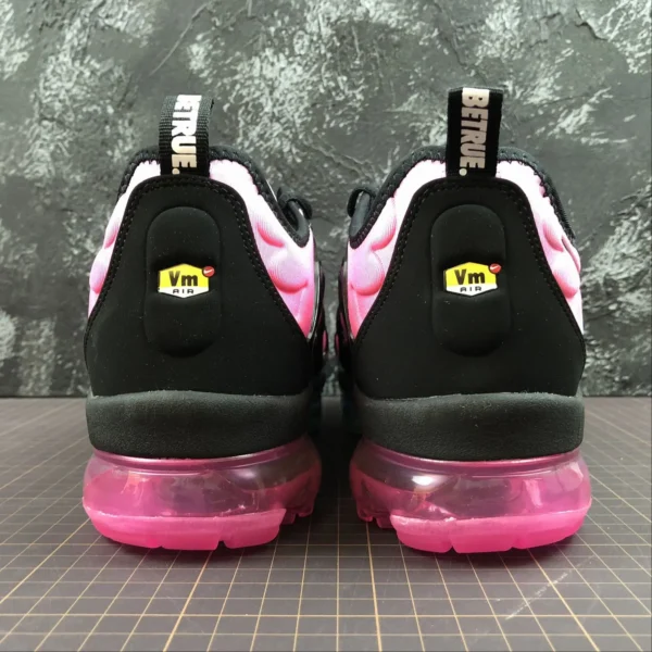 VAPORMAX-PLUS-Pink-4.webp VAPORMAX PLUS Pink