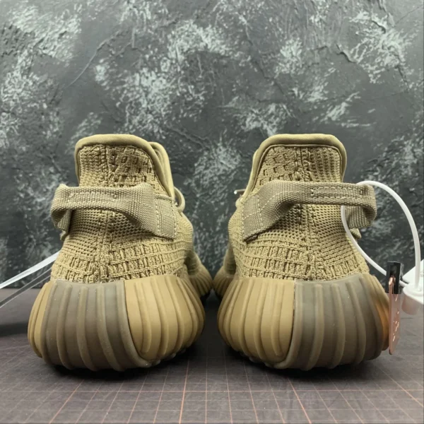 Y33zy-350-Khaki-Brown-Burn-3.webp Y33zy 350 Khaki Brown Burn