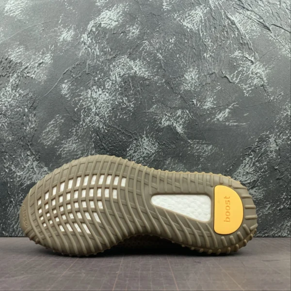 Y33zy-350-Khaki-Brown-Burn-4.webp Y33zy 350 Khaki Brown Burn