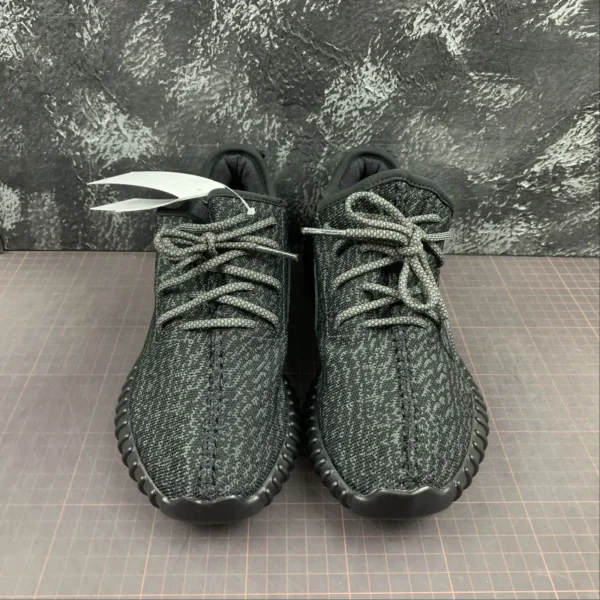 Y33zy-350-Pirblk-3.webp Y33zy 350 Pirblk