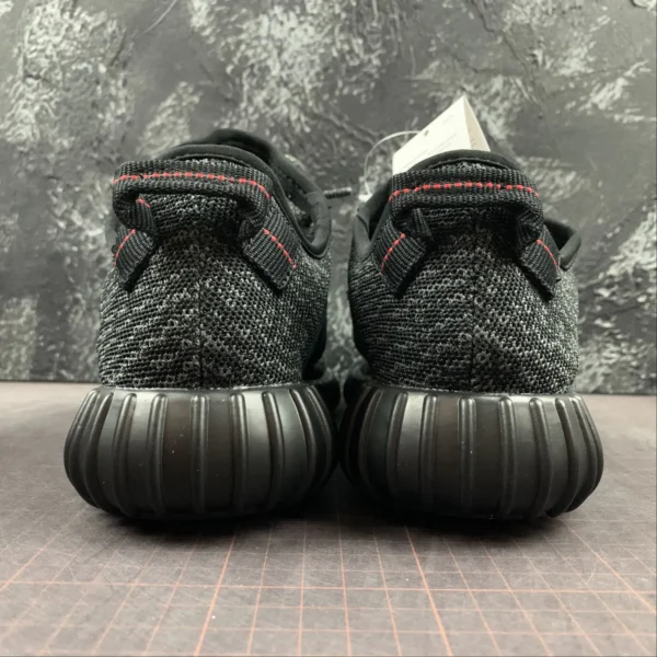 Y33zy-350-Pirblk-4.webp Y33zy 350 Pirblk