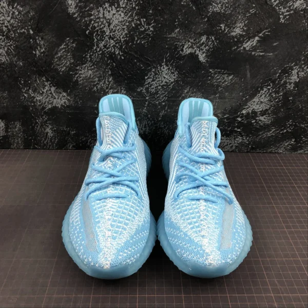 Y33zy-350-V2-Blue-Original-3-1.webp Y33zy 350 V2 Blue Original