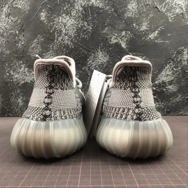 Y33zy-350-V2-Grey-Line-2.webp Y33zy 350 V2 Grey Line