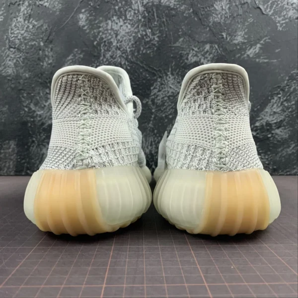 Y33zy-350-V2-Originals-4.webp Y33zy 350 V2 Originals
