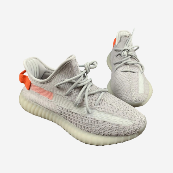 Y33zy-350-V2-Tailgt-1.png Y33zy 350 V2 Tailgt